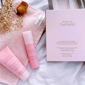 Microdermoabrasion and Pore Minimizer - Set - New in Box.